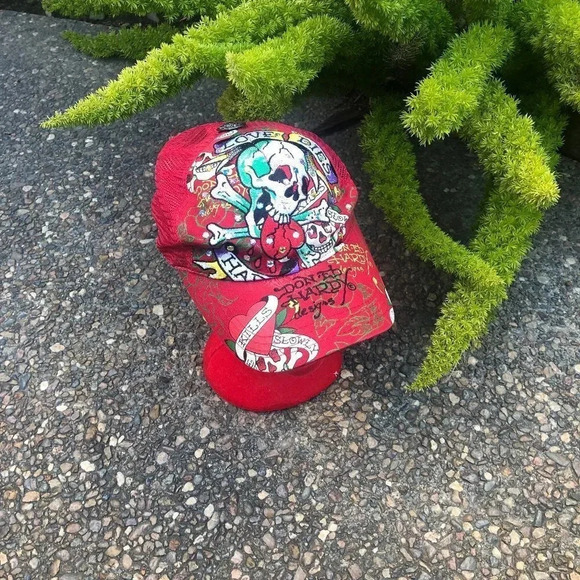Don Ed Hardy by Christian Audigier Love Kills Jeweled Mesh Snapback Trucker Hat - Picture 1 of 8